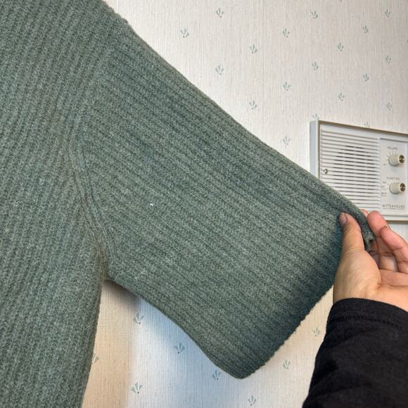 NWOT Aerie Unreal Short Sleeve Cardigan Sz XL Button Front Olive Green Relaxed - Picture 12 of 15